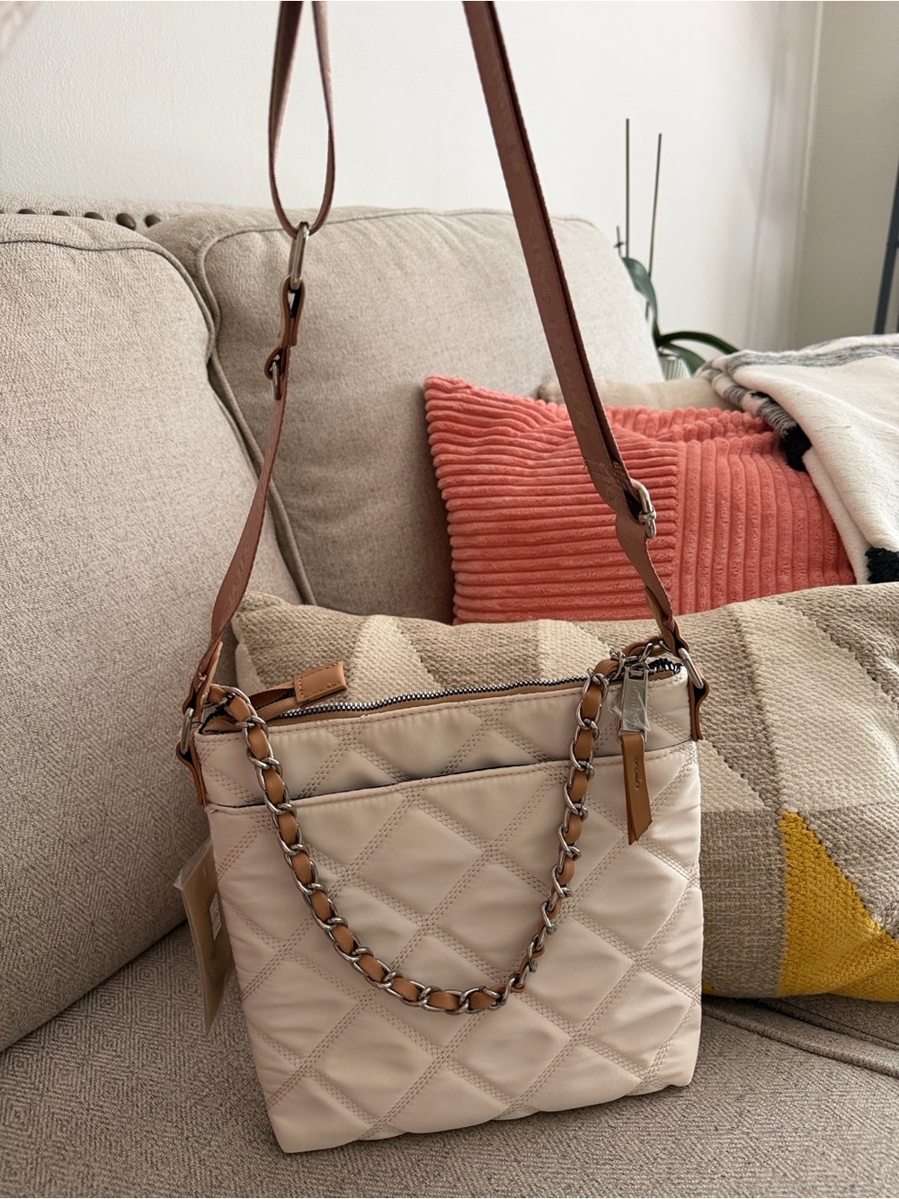 Steve Madden Quilted Crossbody Bag in Blush Pink with Branded Strap - Picture 7 of 8